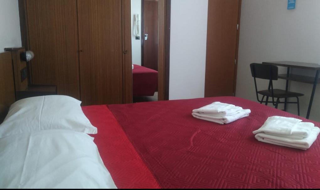 Hotel Luca Rimini Bagian luar foto