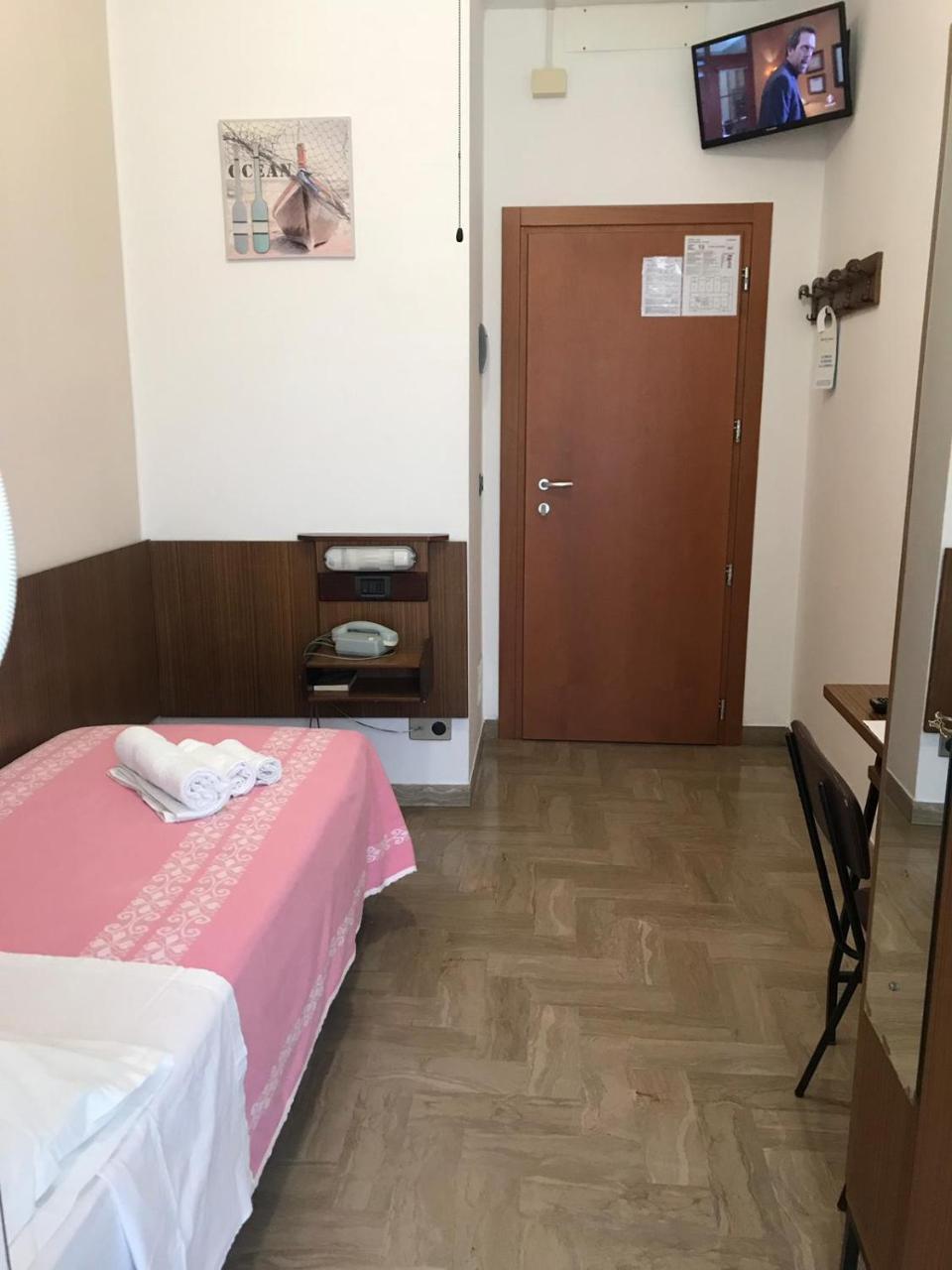 Hotel Luca Rimini Bagian luar foto