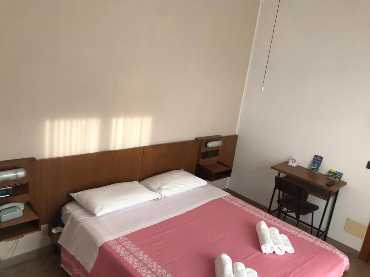 Hotel Luca Rimini Bagian luar foto